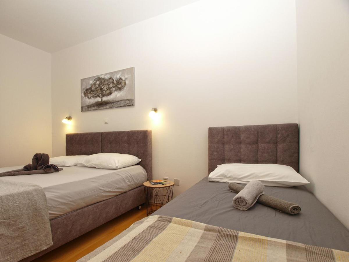 Apartments Biskupije 810 Medulin Eksteriør bilde